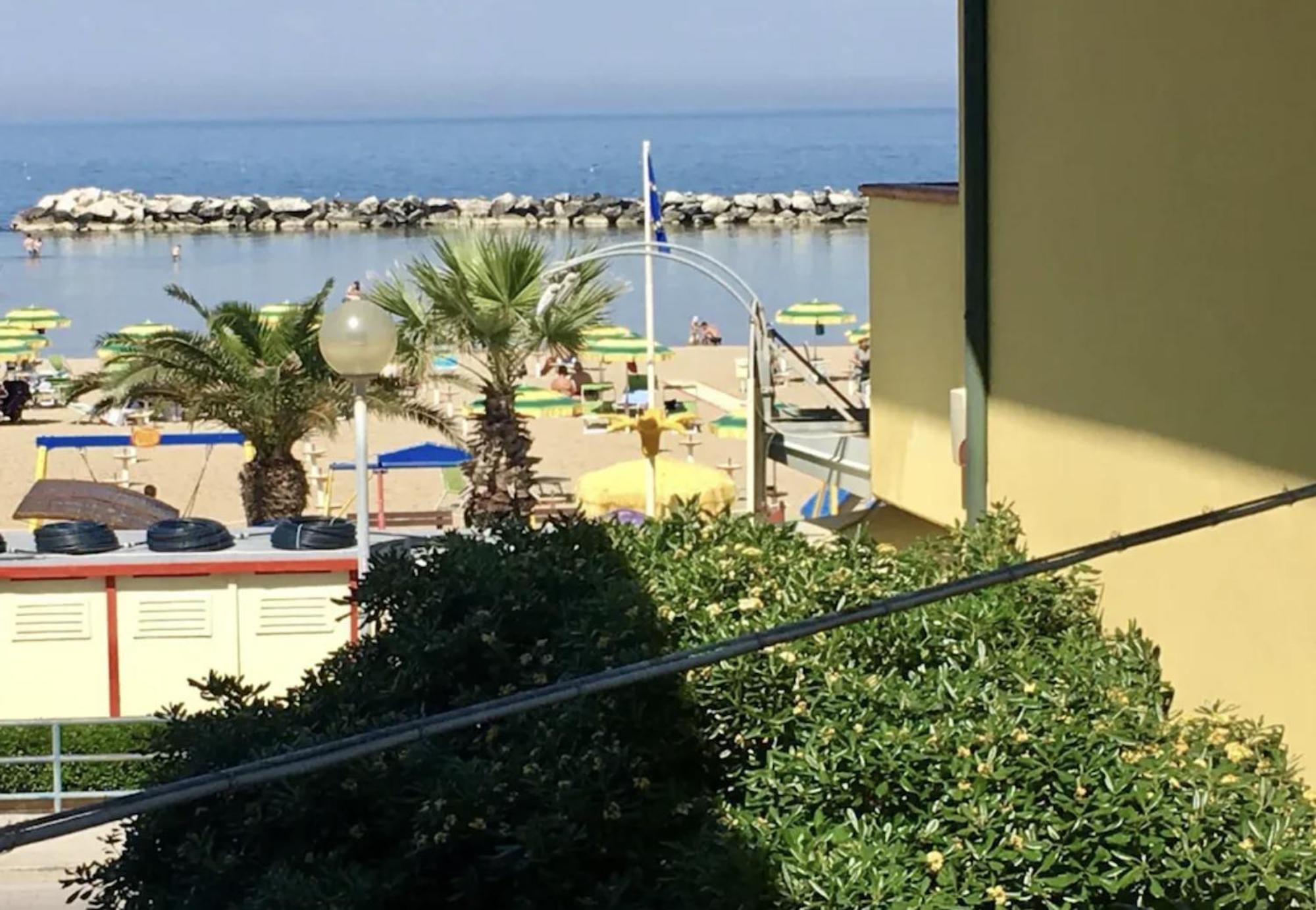 Hotel Bonaria Rimini Exteriér fotografie